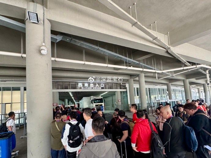 盛況空前！記者曬照：距離中澳之戰(zhàn)還有三小時，現(xiàn)場記者已超百名