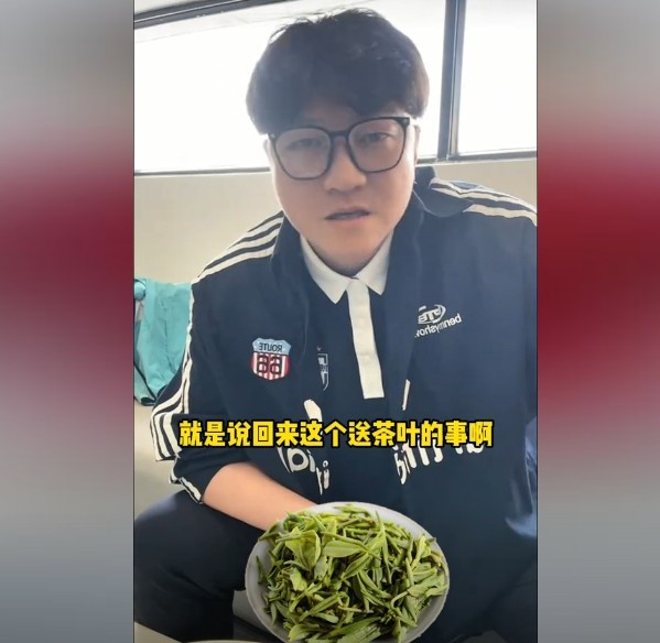 趙鵬：不太清楚賈秀全要球員買茶葉的段子，但這在現(xiàn)實中也正常