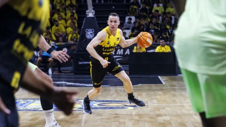 NBA初代老六，42歲進(jìn)入生涯巔峰？！
